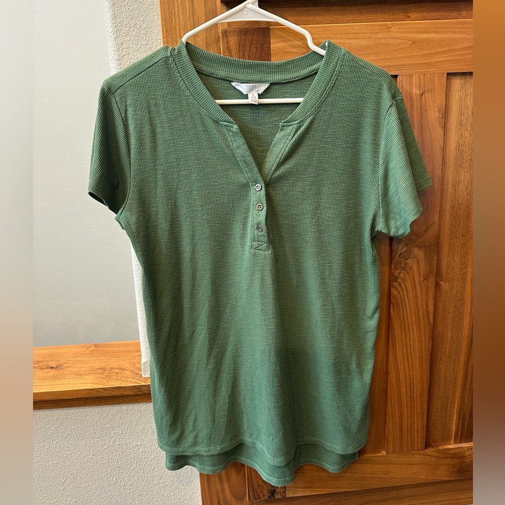 Green Women's Button-Up Top